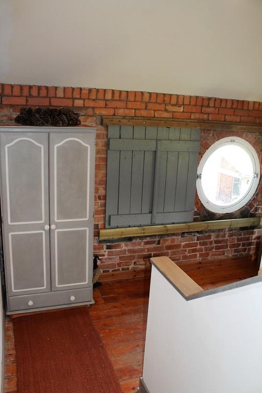 The Jockey Room Hideaway Spurstow Екстериор снимка