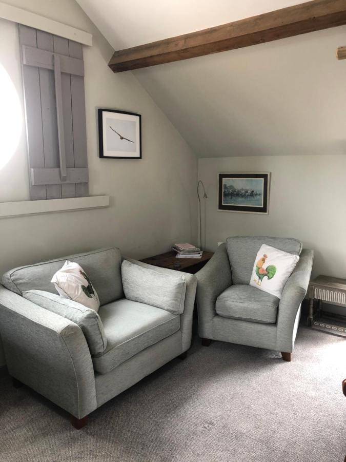 The Jockey Room Hideaway Spurstow Екстериор снимка